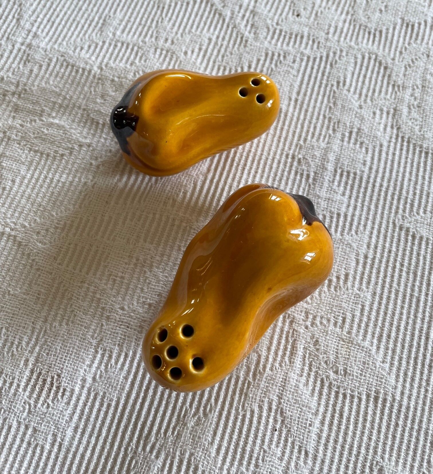 Pepper salt shaker ceramic vegetable