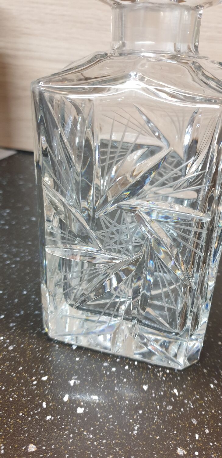 Cut crystal decanter