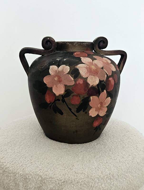 Sculptural vase signed Louis Giraud, Vallauris, hand-painted floral decoration.