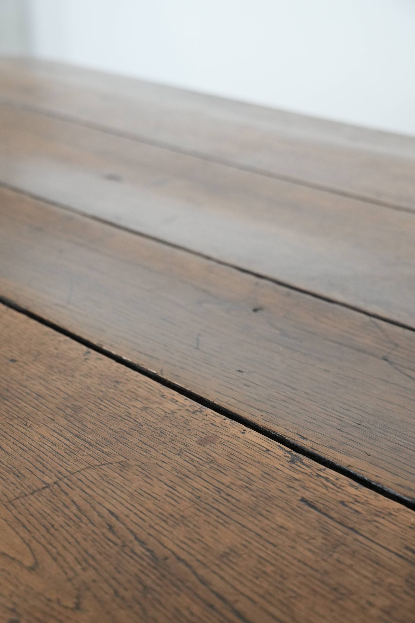 Large antique dining table for 6 to 8 people with two functional drawers