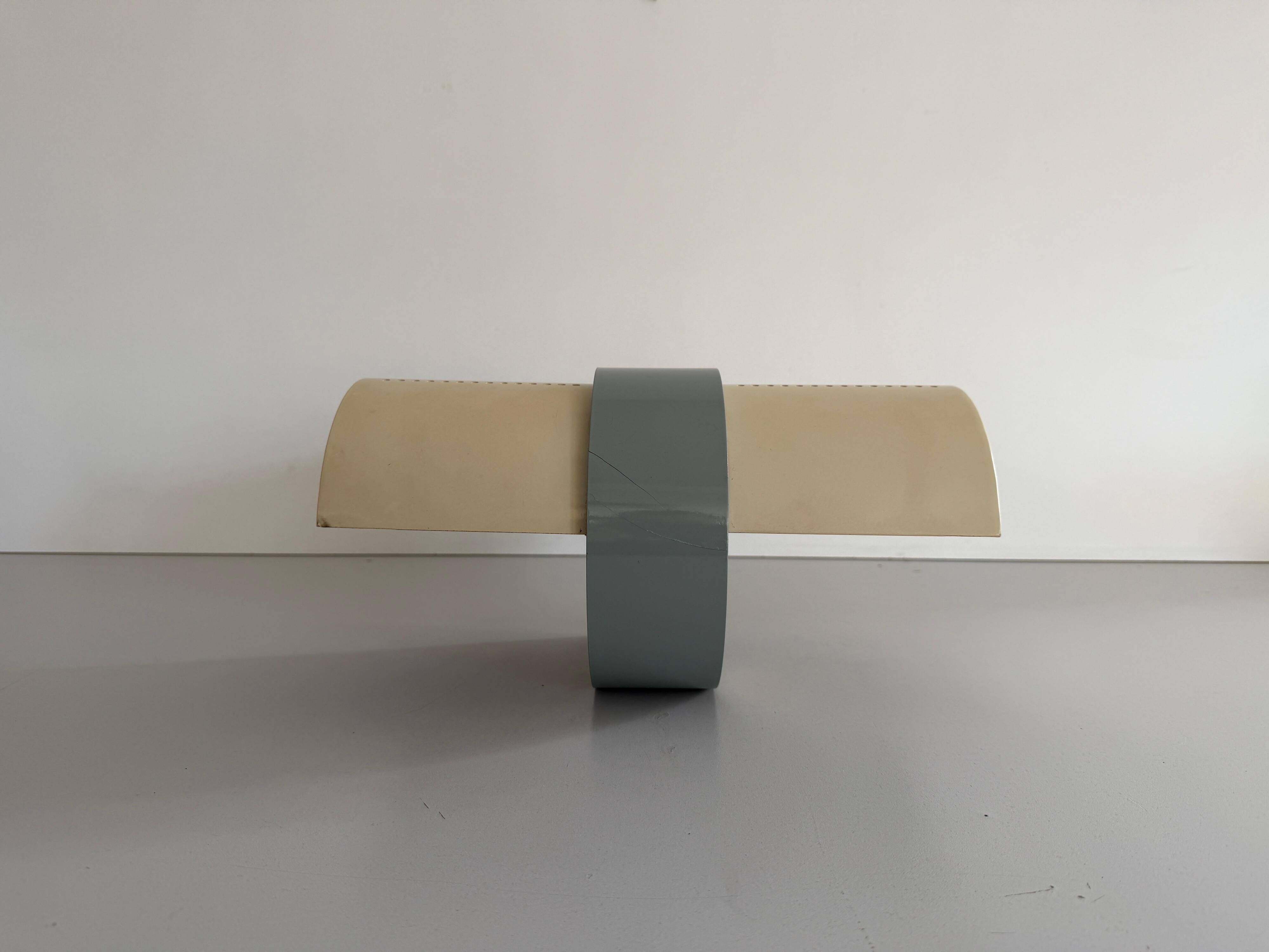 Simple wall light Model No by Eric Gottein for Artemide, 1970s, Italy.
