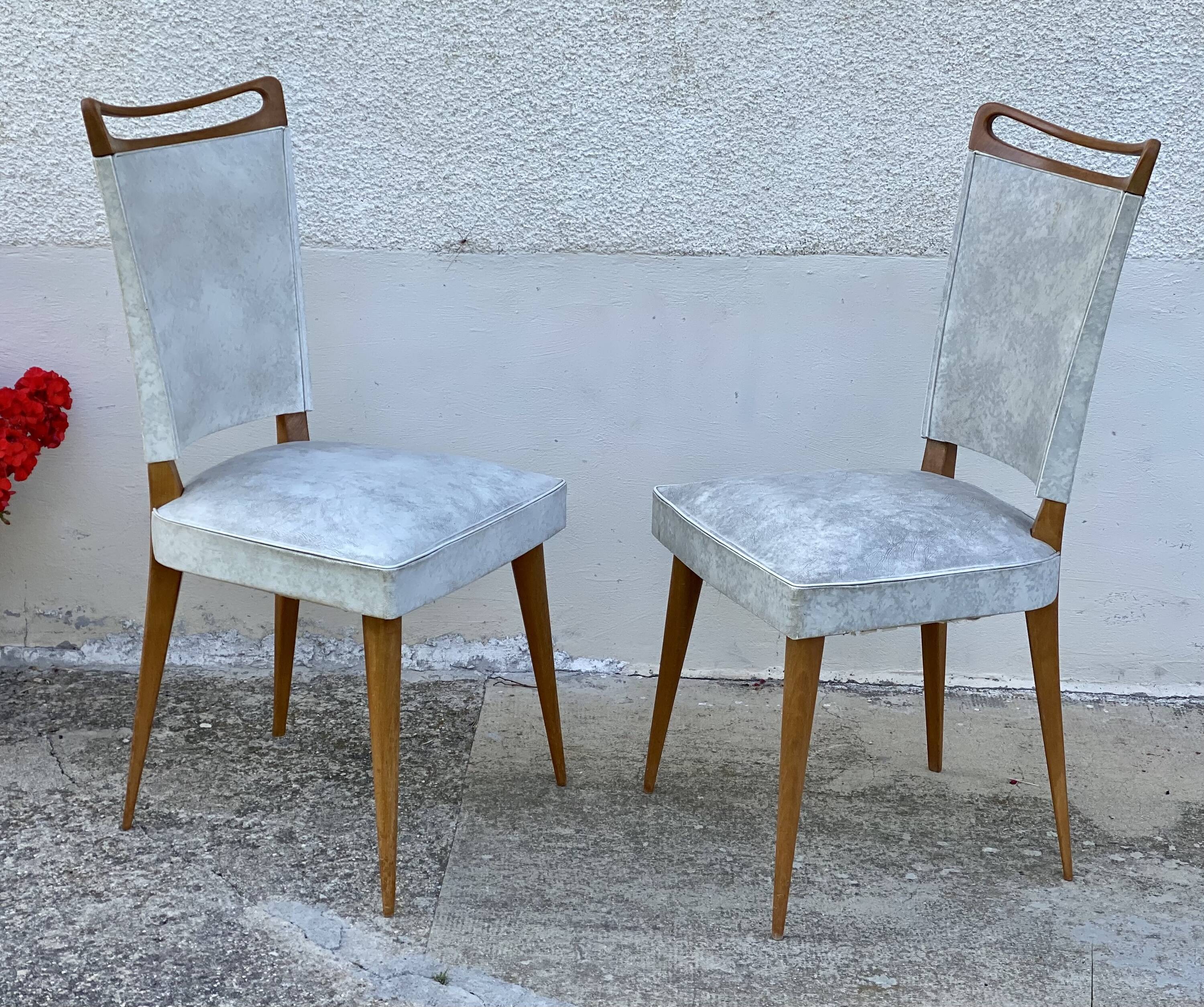 Pair of vintage 1960s compass-legged chairs in wood and white imitation leather
