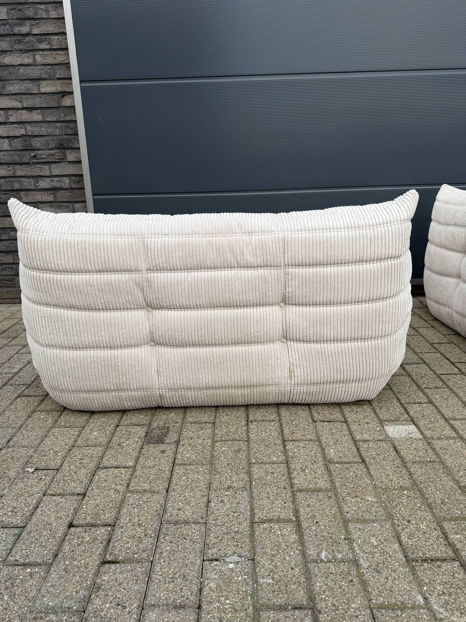 Original ligne roset togo set 3z, 2z + corner beige corduroy in new condition!!