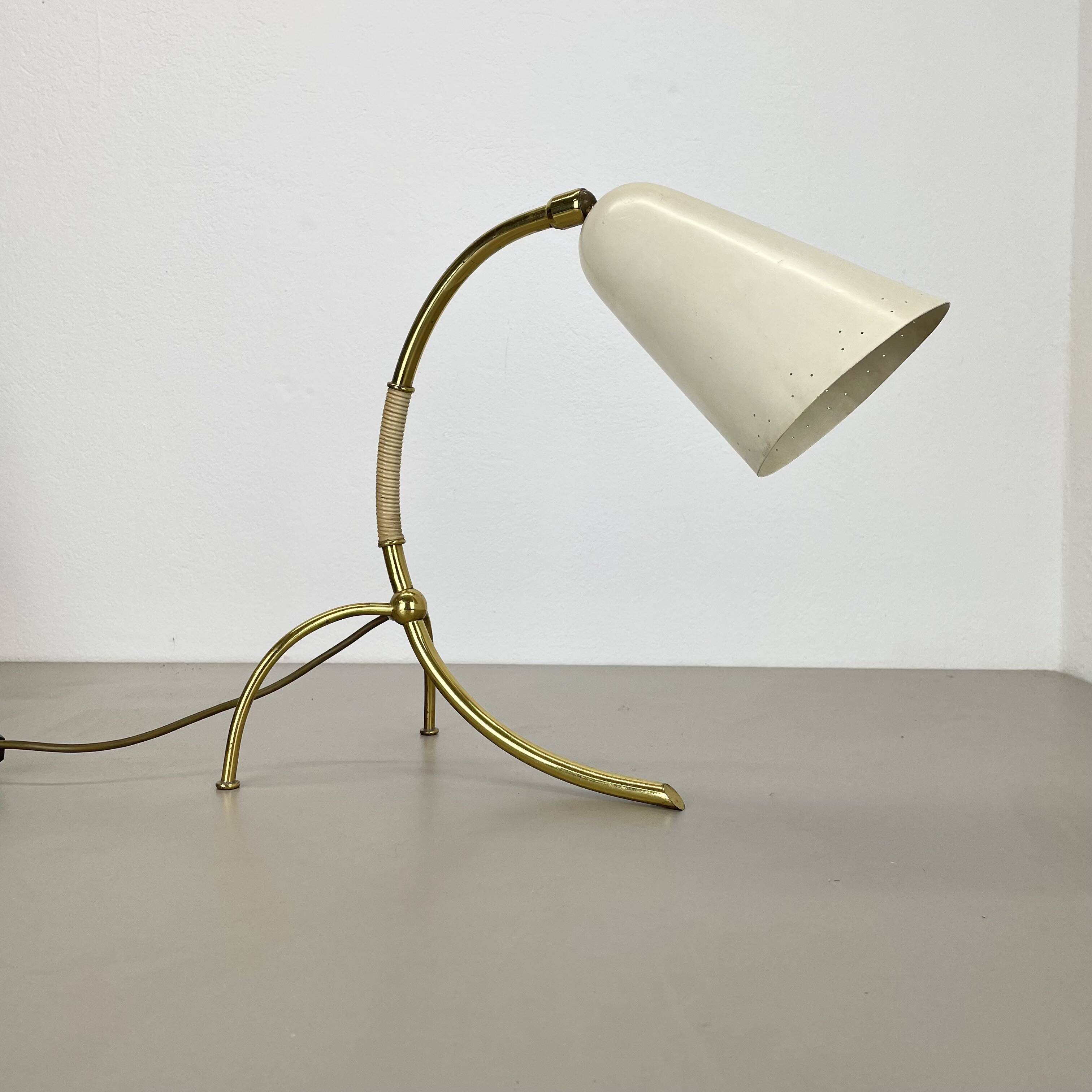 Tripod kalmar stilnovo style hollywood regency table lamp in brass, austria, 1950s