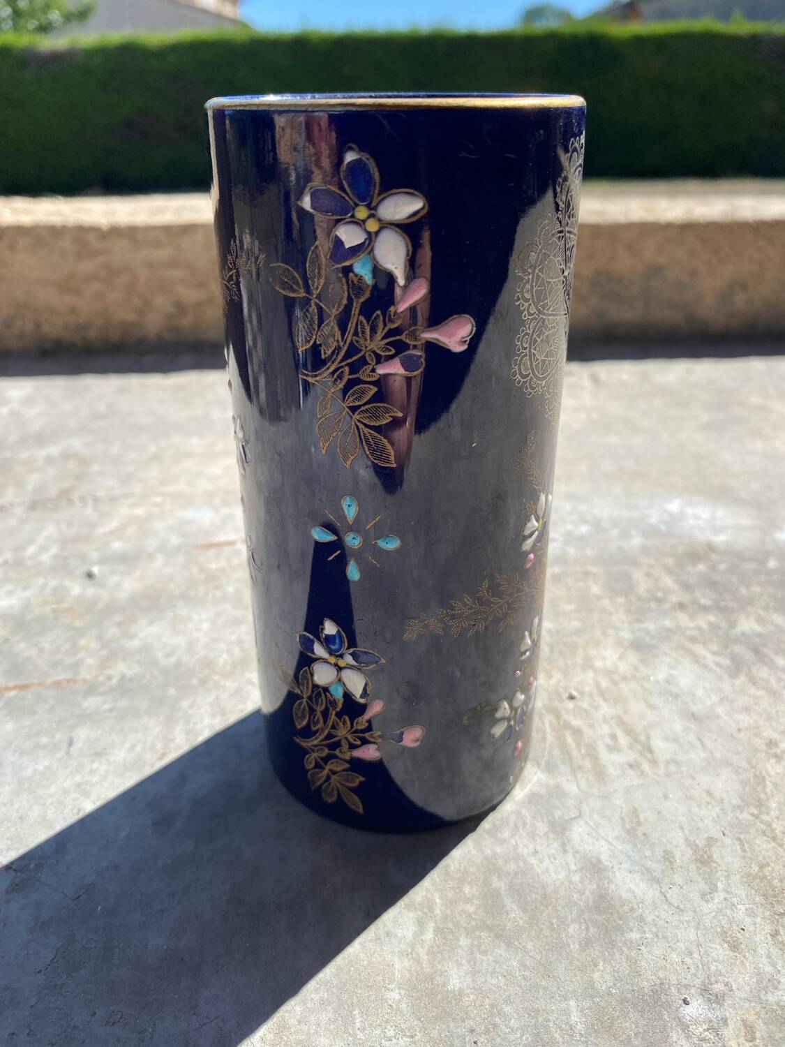 Pretty little vase, enamelled bfk boch and brother