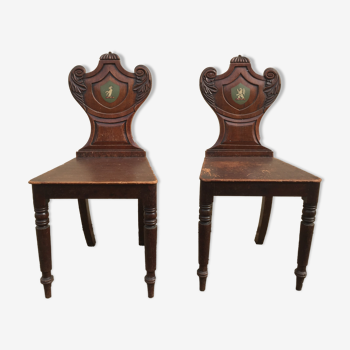 Paire de chaises victoriennes en noyer. "Hall Chairs"