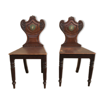 Paire de chaises victoriennes en noyer. "Hall Chairs"
