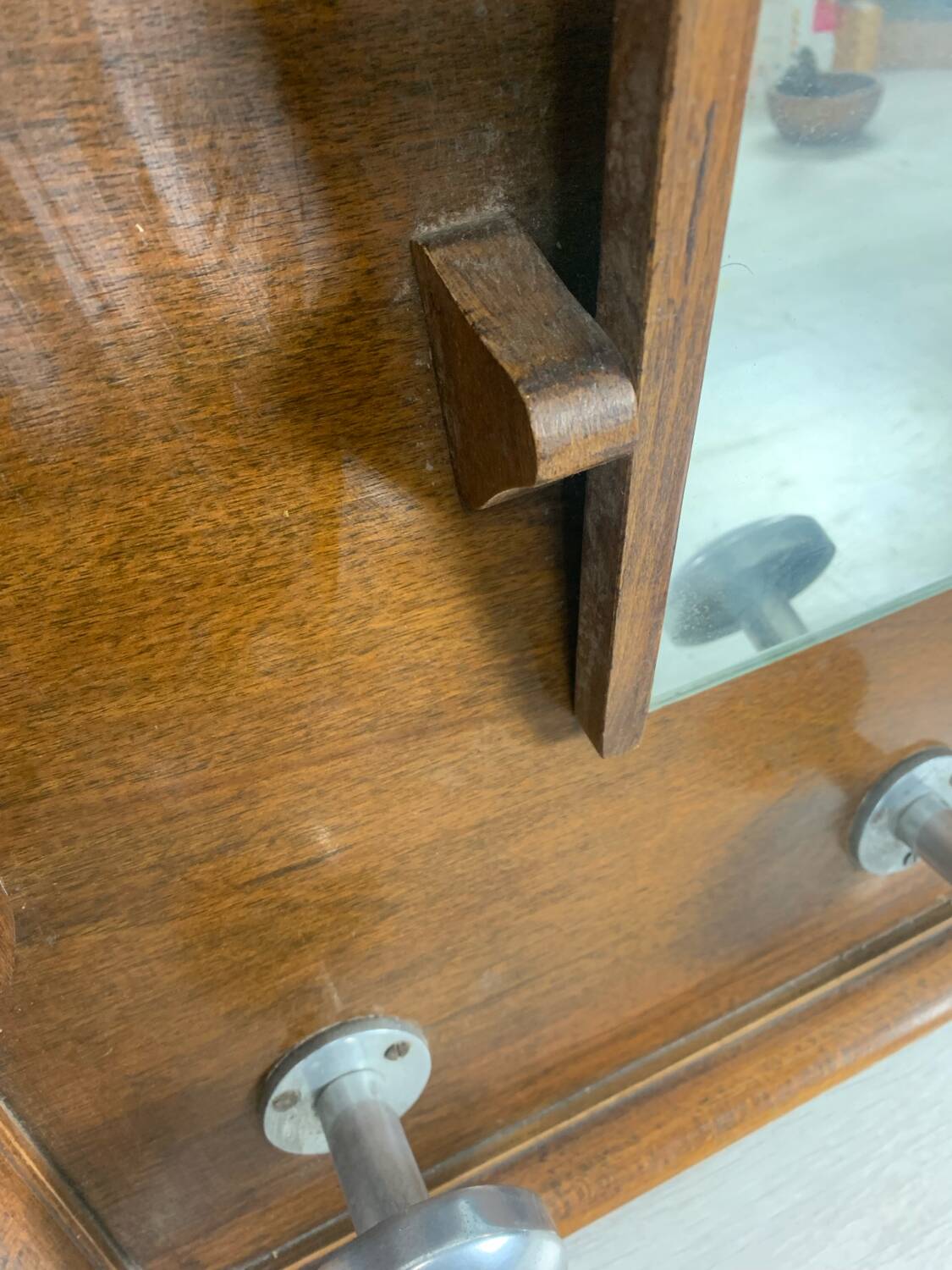 Wall mounted coat rack