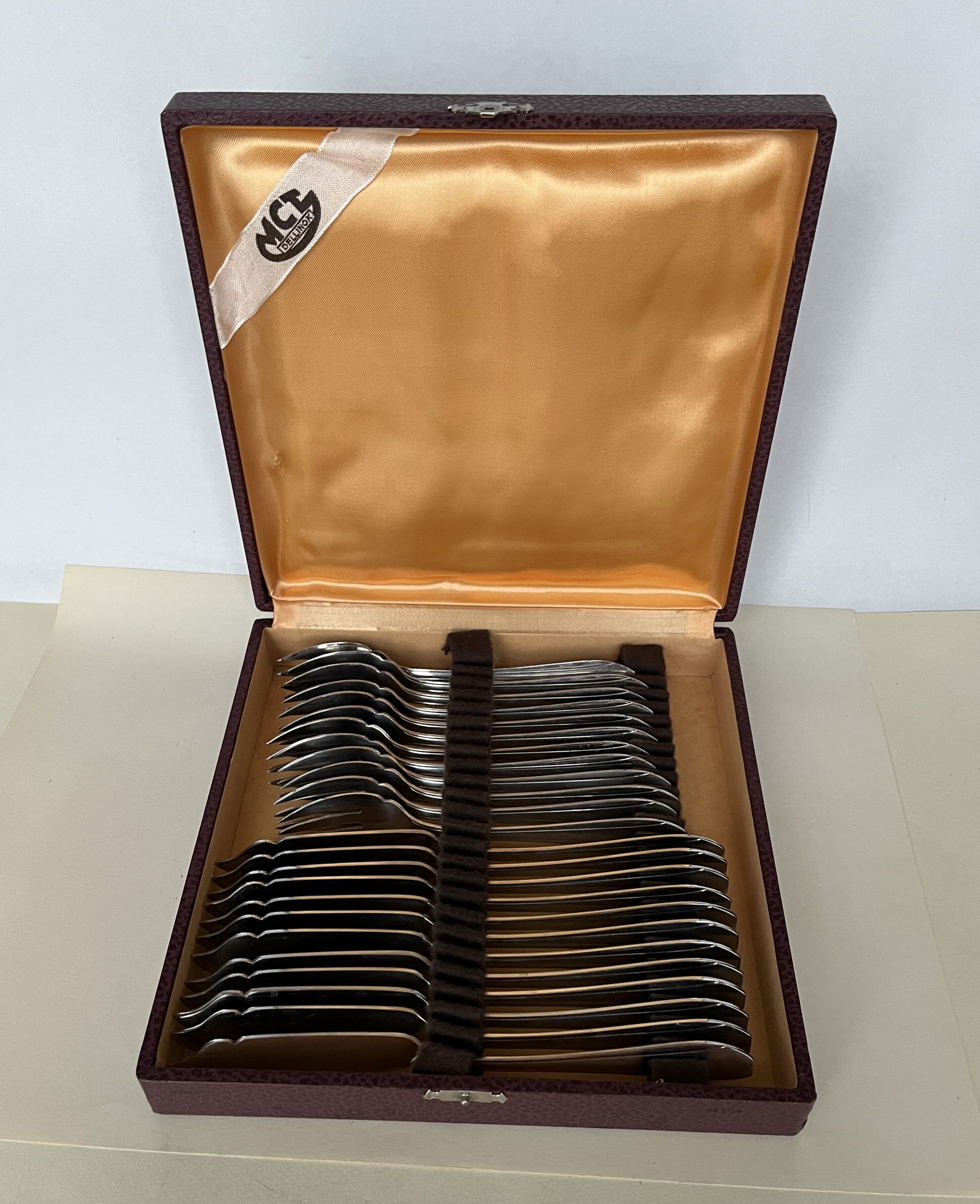 12 stainless steel fish cutlery