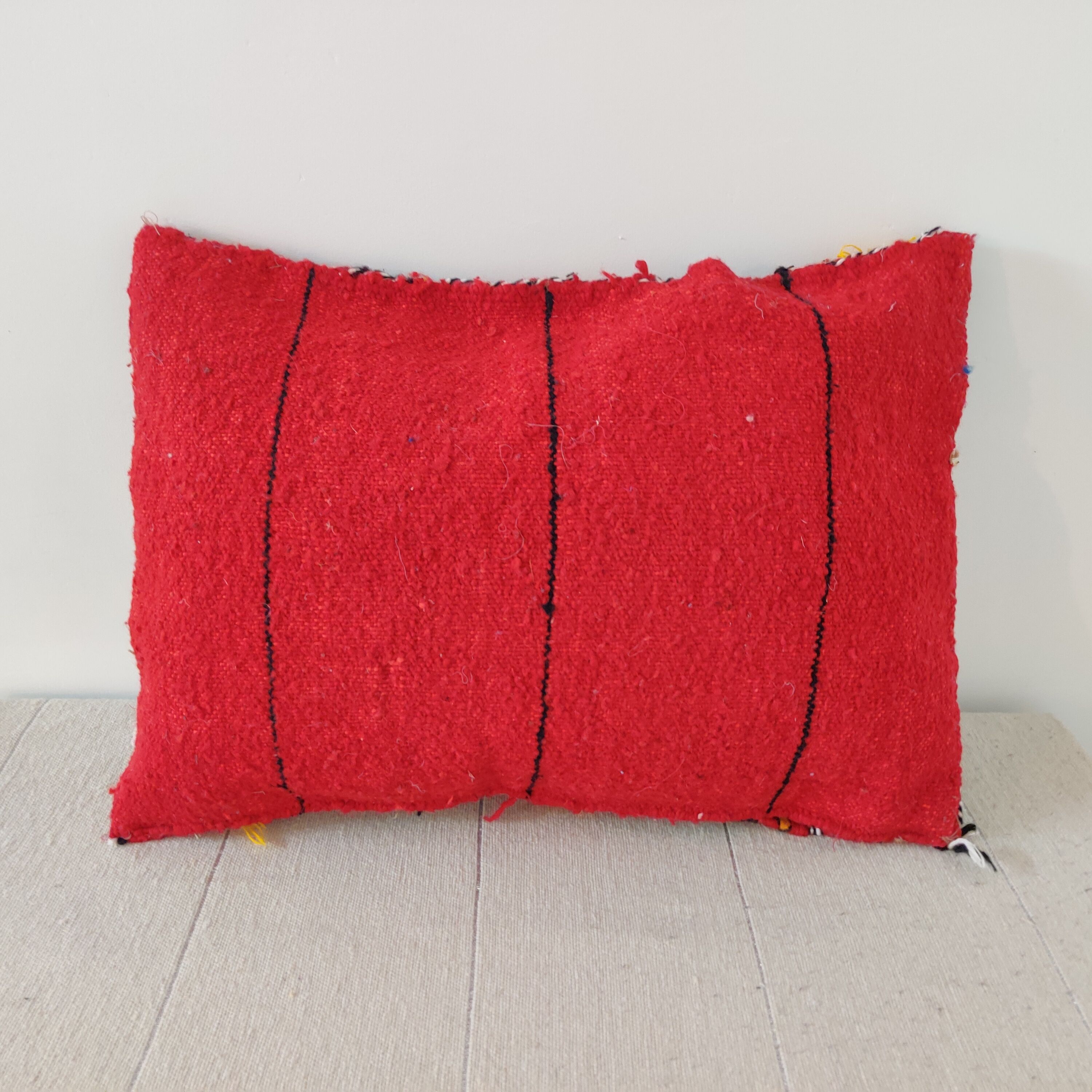 Coussin berbère kilim rouge bohème