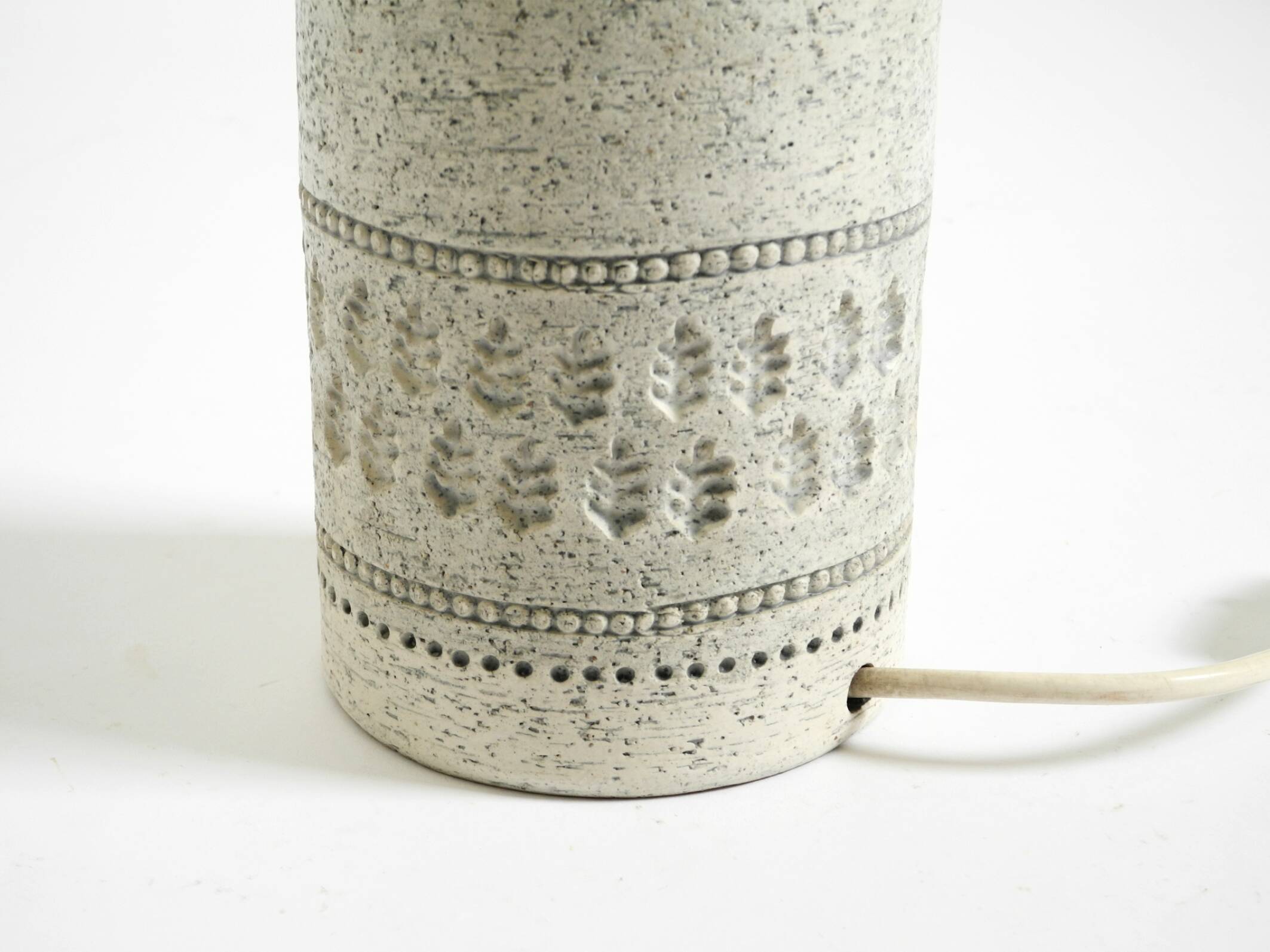 1960s white Rimini ceramic table lamp by Aldo Londi for Bitossi Italy