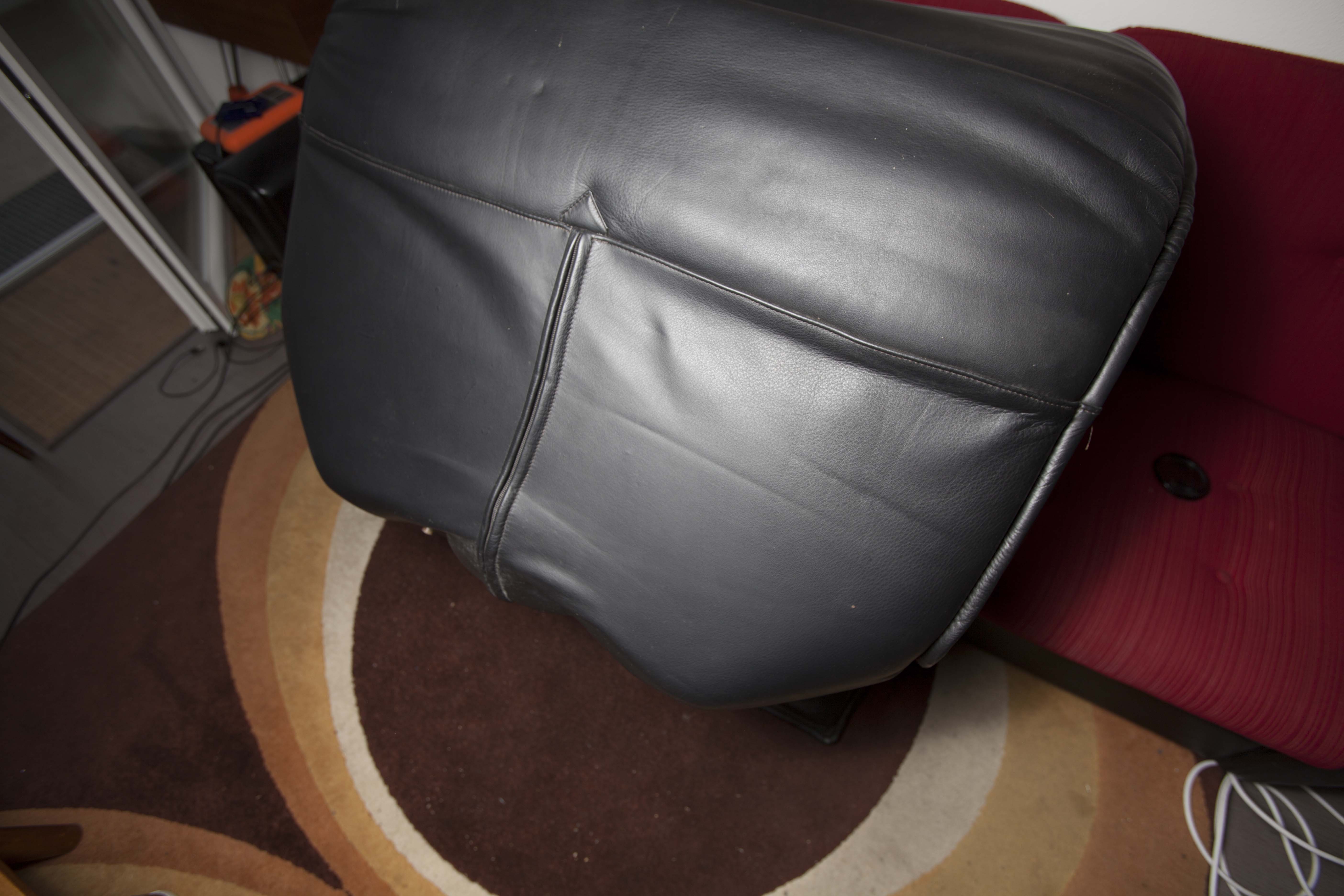 Leather sofa model "Veranda" Vico Magistretti for Cassina