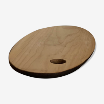 Oval cutting board