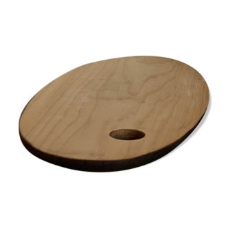 Oval cutting board