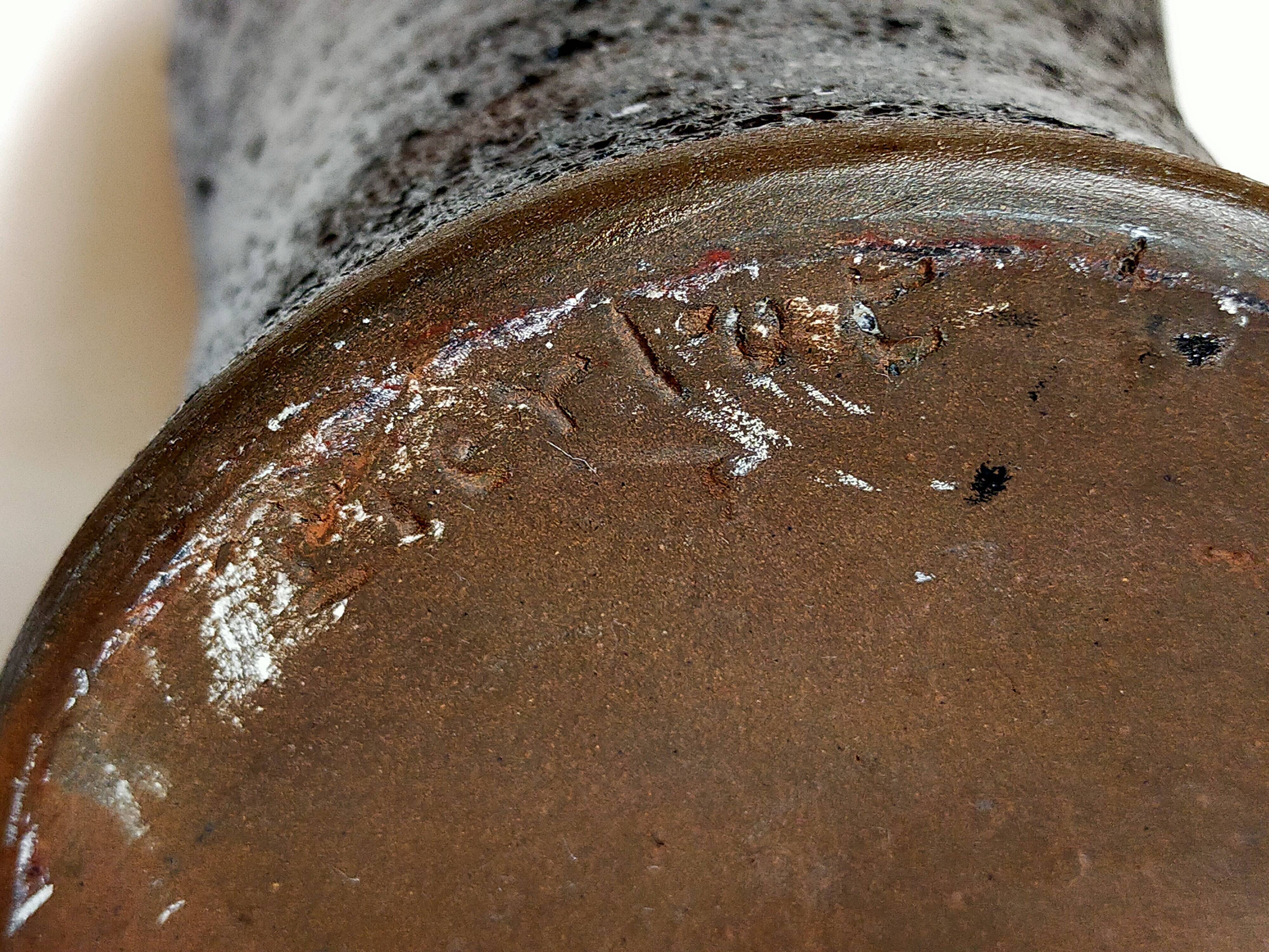 Vase "Diabolo"de potier grès noir émaillé fat-lava vintage