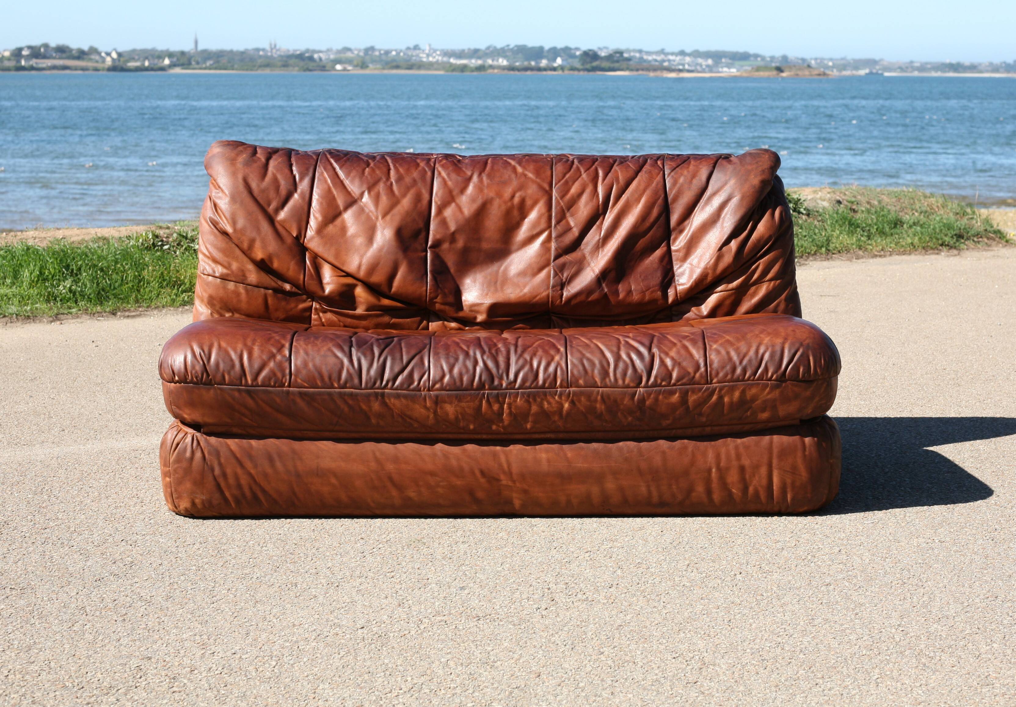 Canapé cuir vintage années 70 convertible