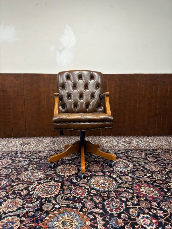 Chaise de bureau Chesterfield anglaise, chaise de président.