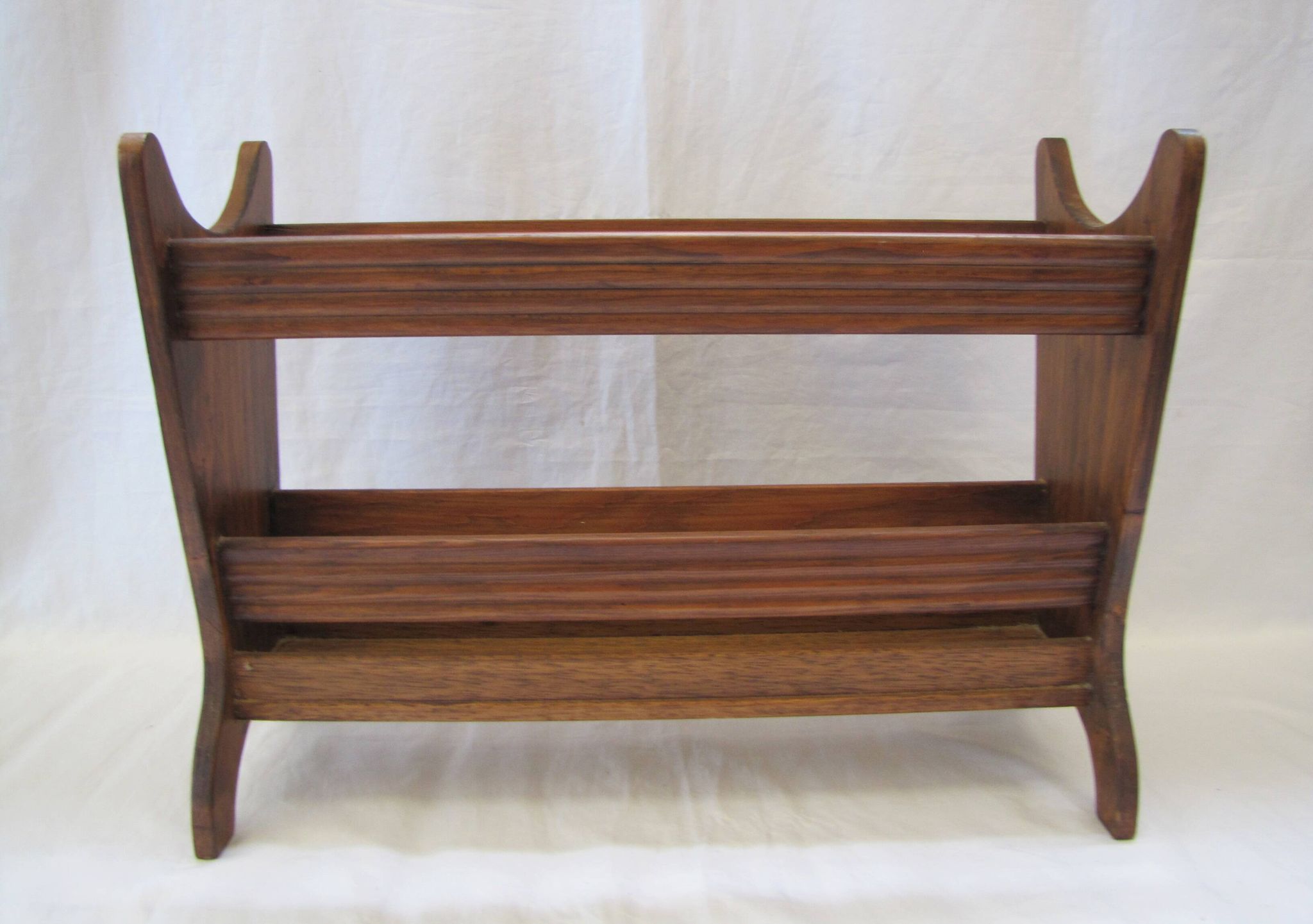 Porte-revues en bois