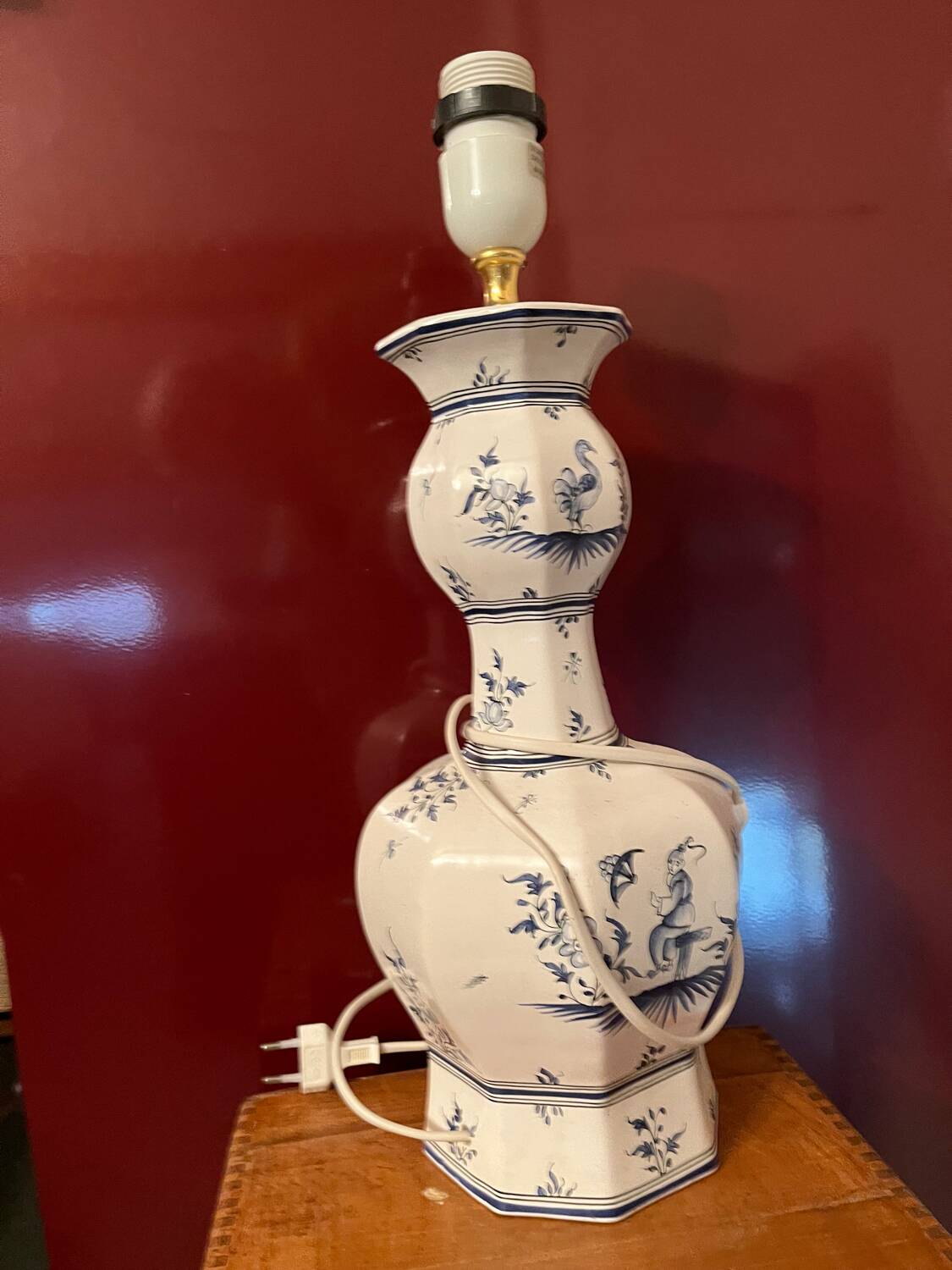 Large lamp base in Moustiers style