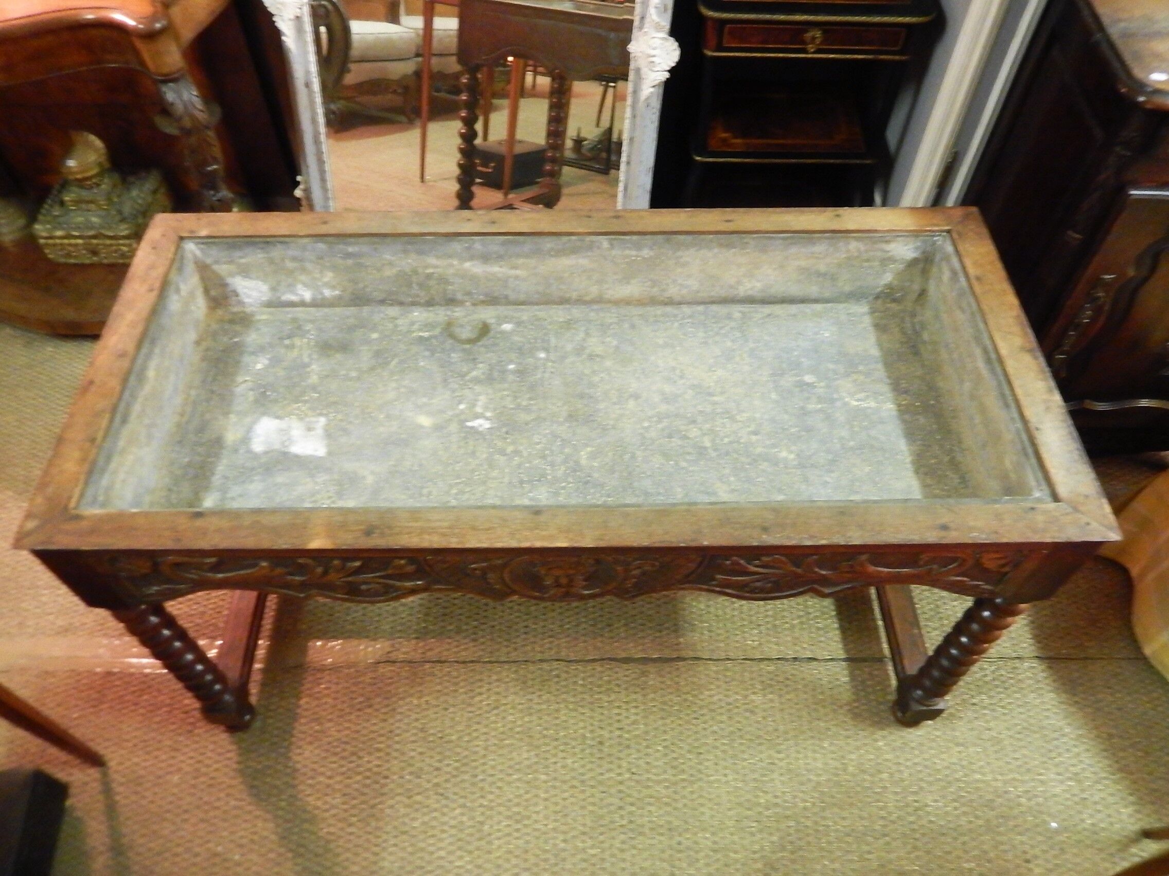 Oak table forming garden