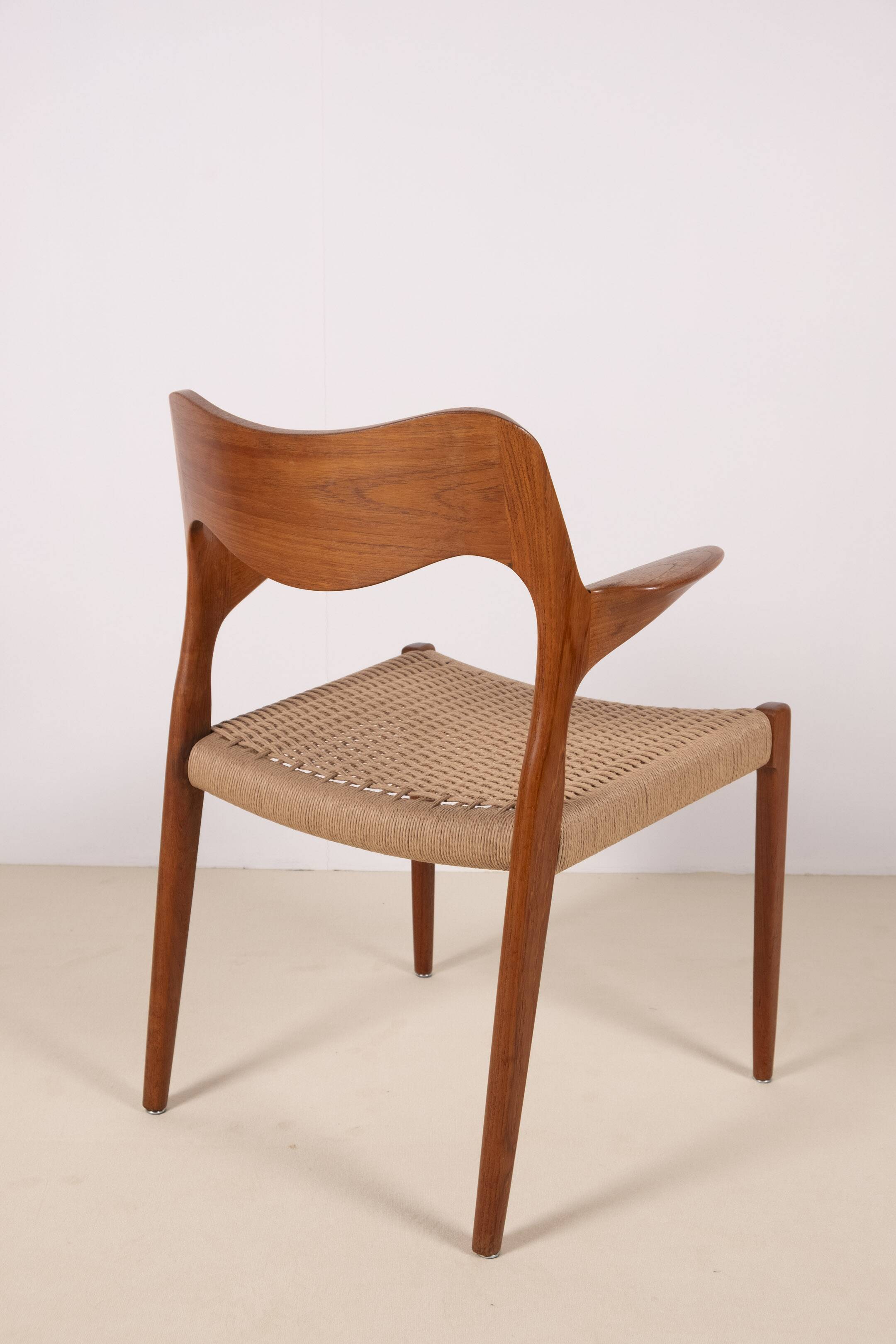 2x Niels O. Møller Modèle 55 en teck, années 1950, Danemark