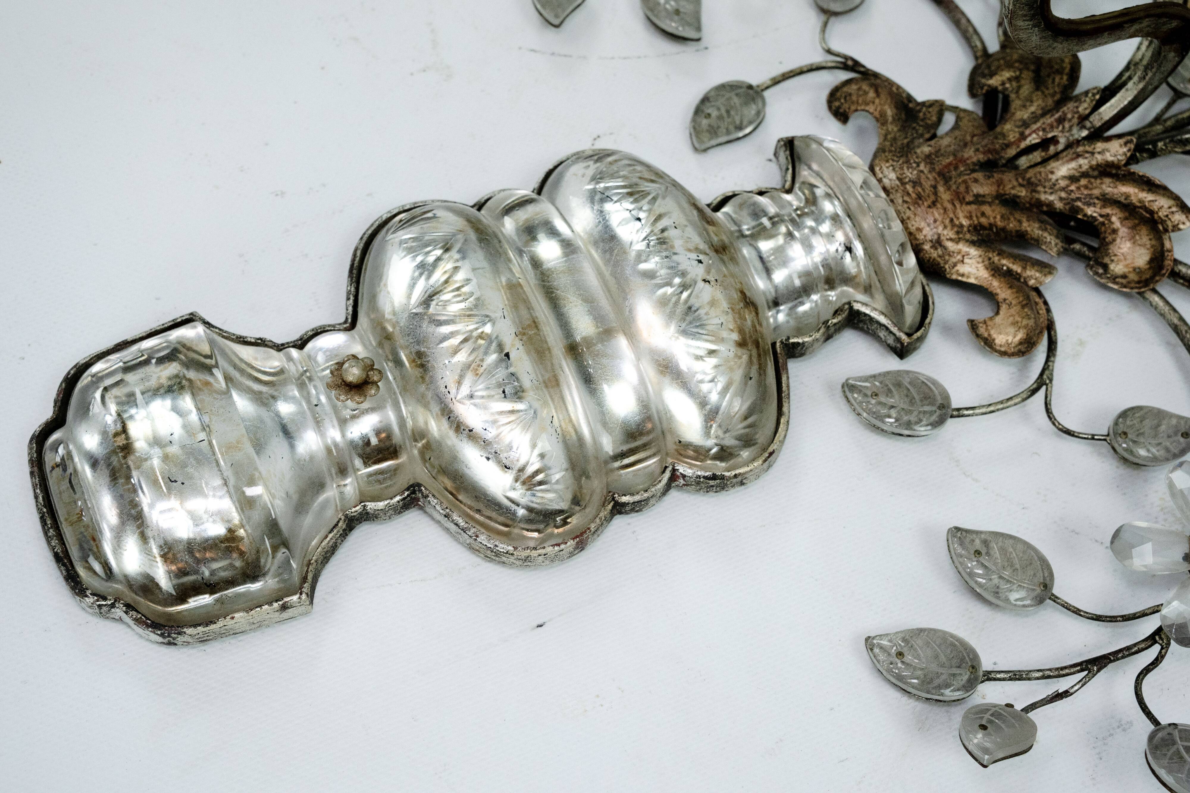 Paire de appliques en cristal et bronze Maison Bagues, années 1960.