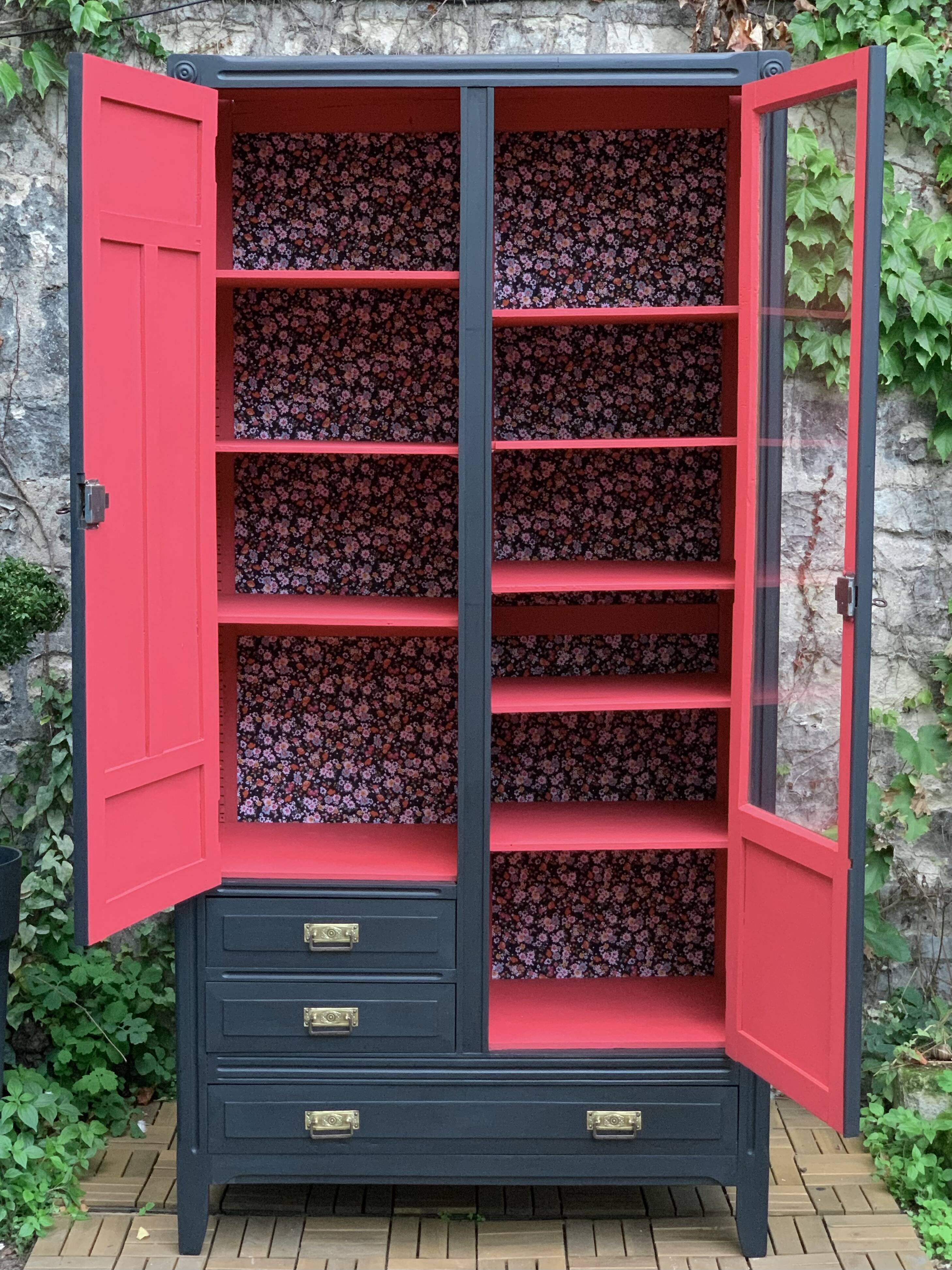 Parisian glazed hotel wardrobe 1930