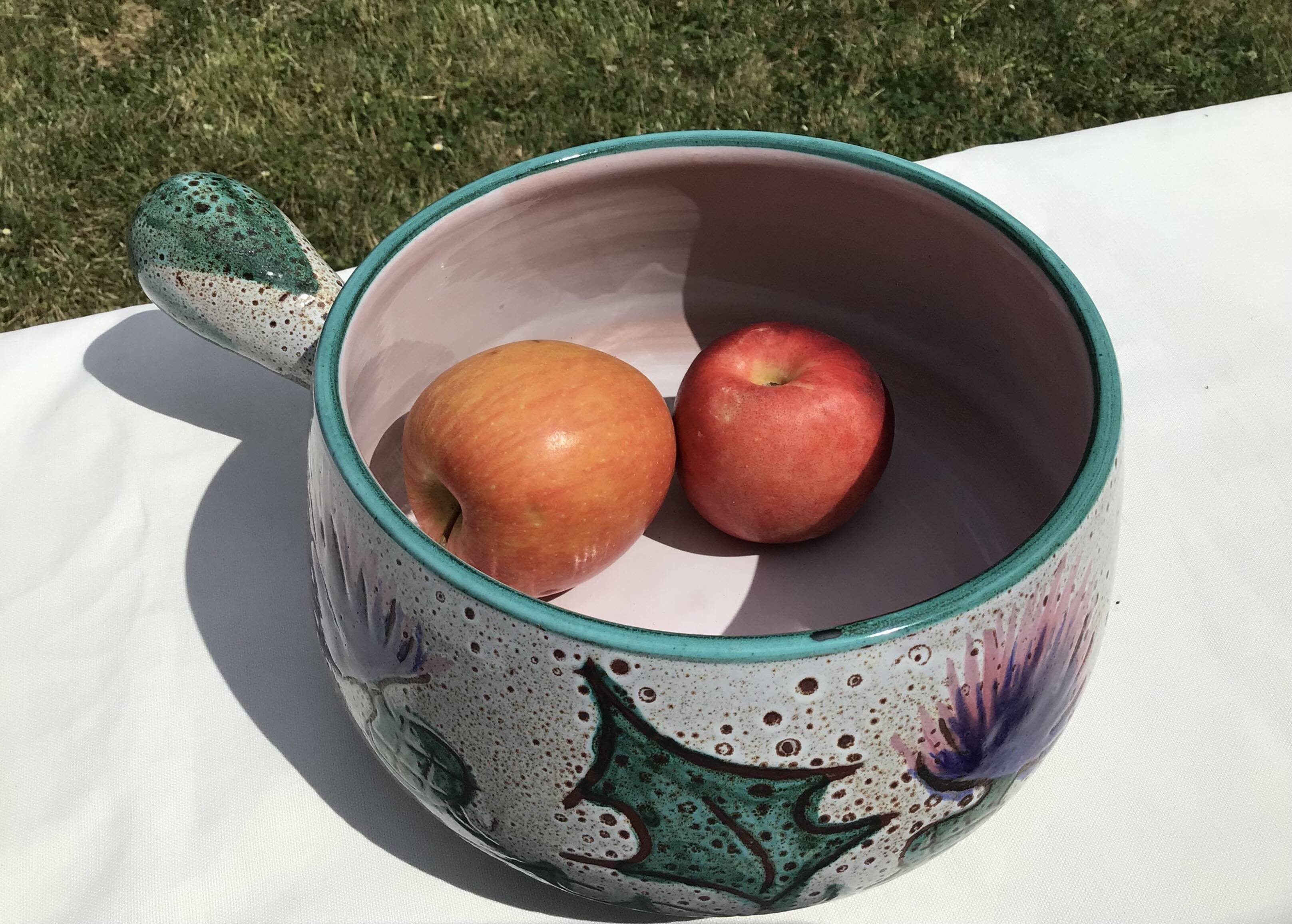Vallauris thistle skillet bowl