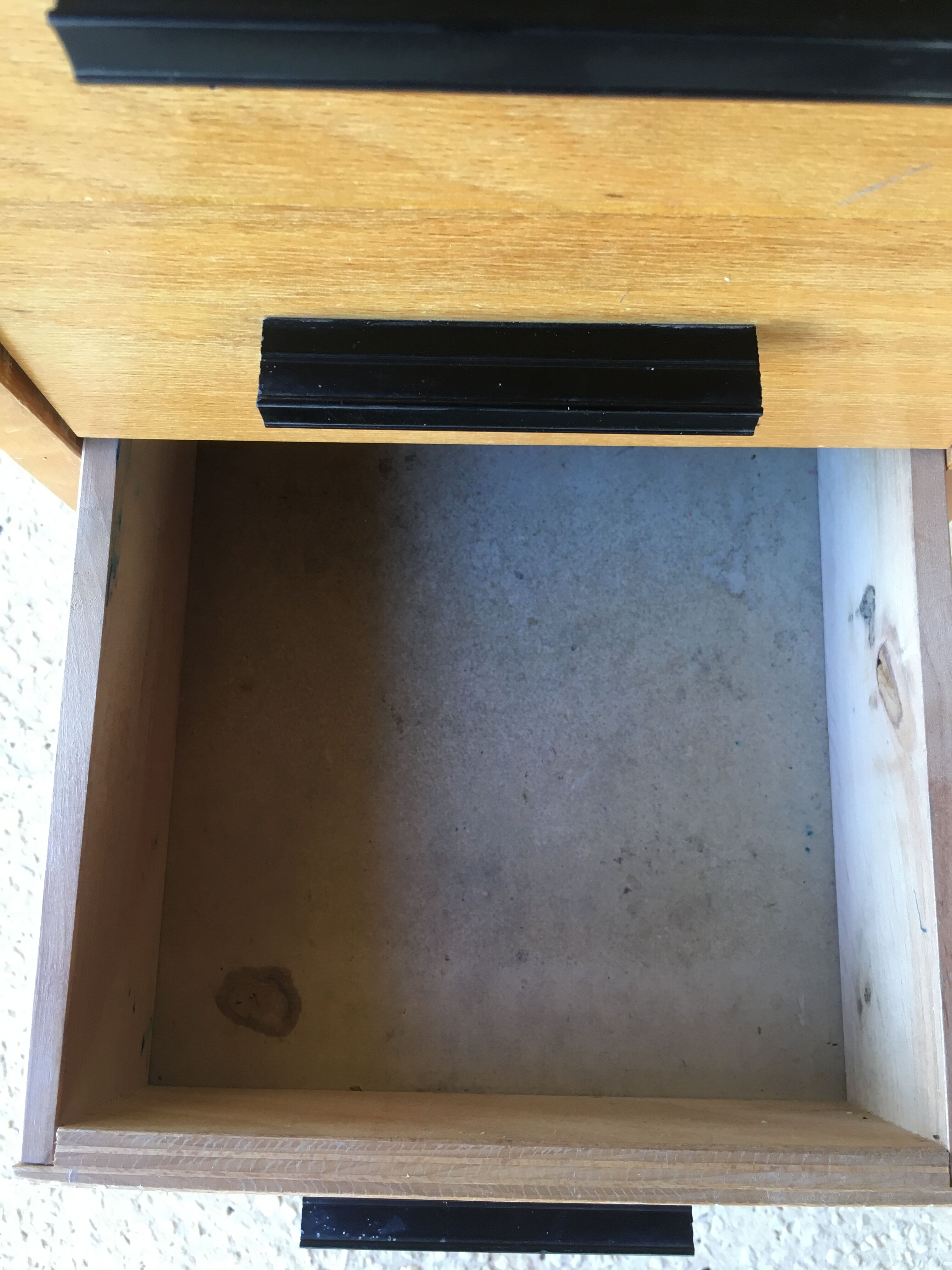 Desk with drawers and tubular metal feet