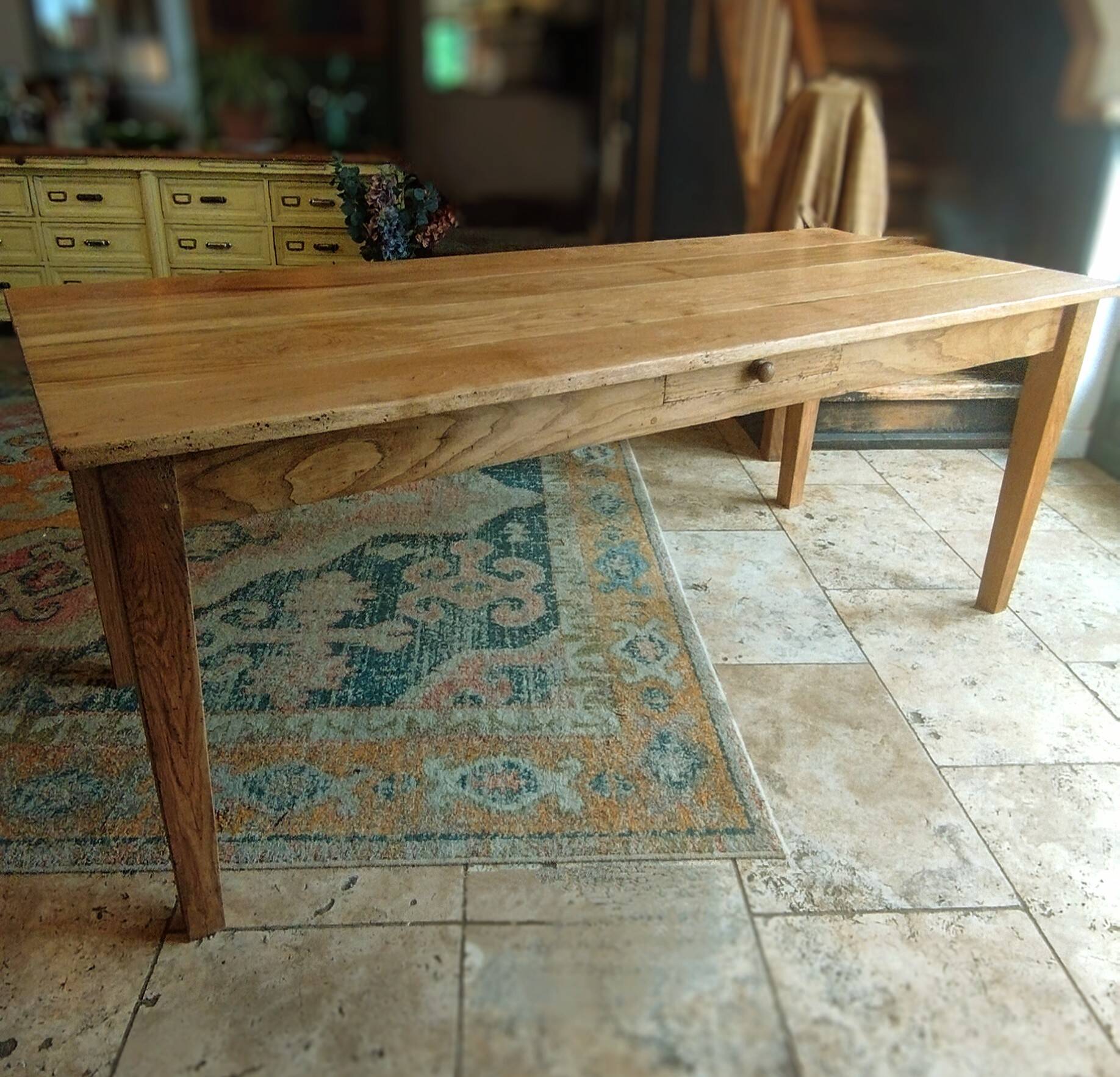 Table de ferme en chêne massif patiné 190 cm x 80 cm