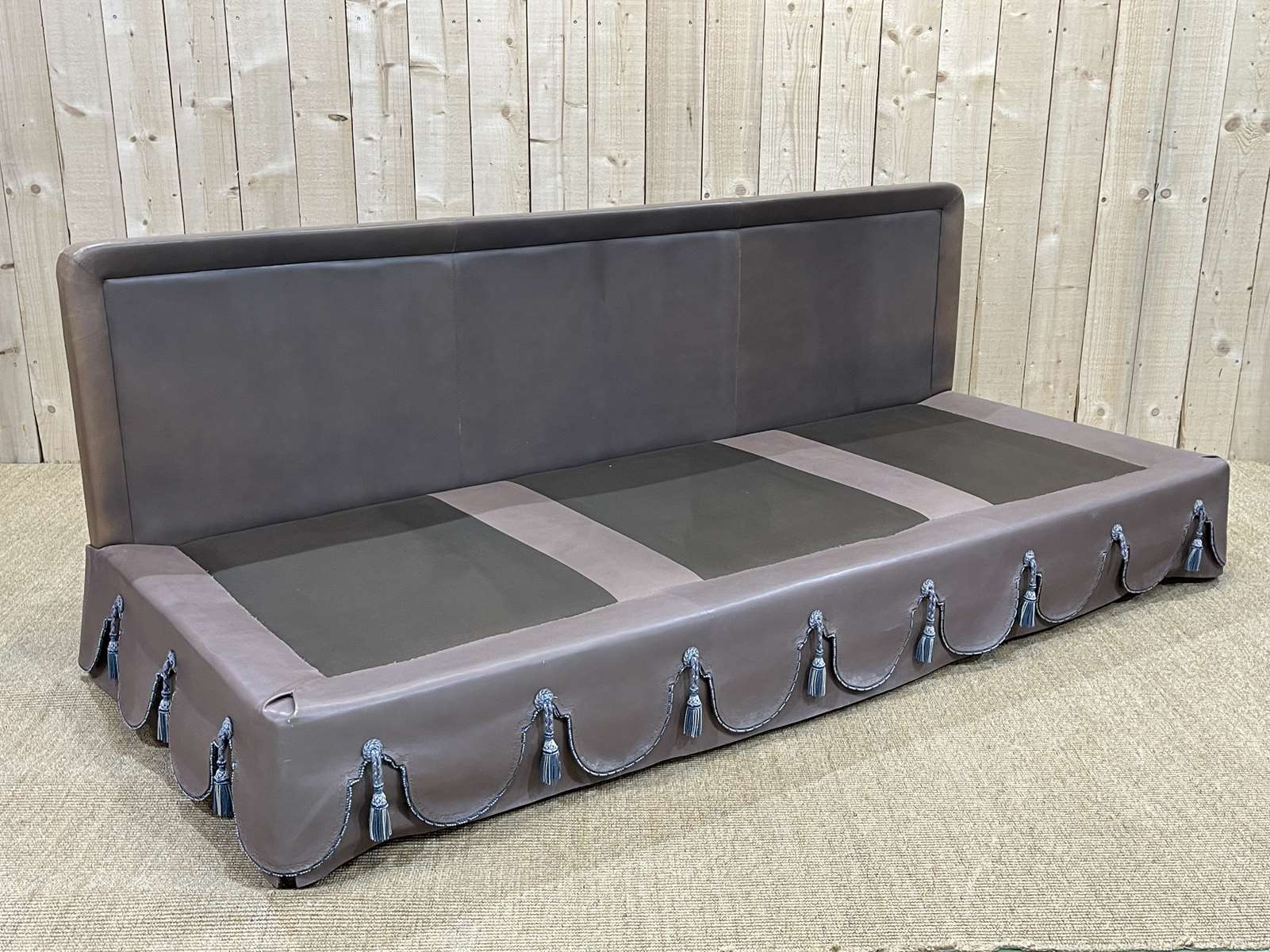 3-seater leather sofa made in the 70s