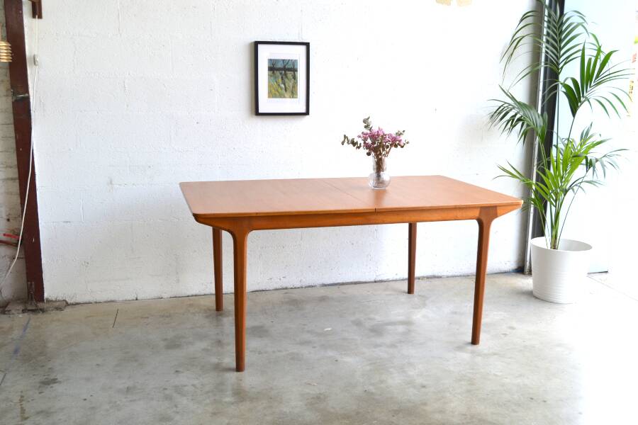 Table par McIntosh – double rallonges papillons