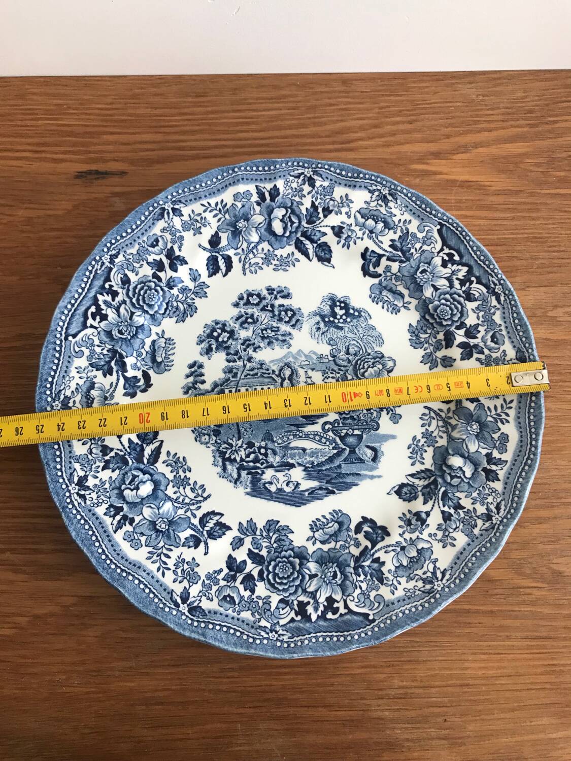 2 Antique Churchill Plates The Georgian Collection 25cm