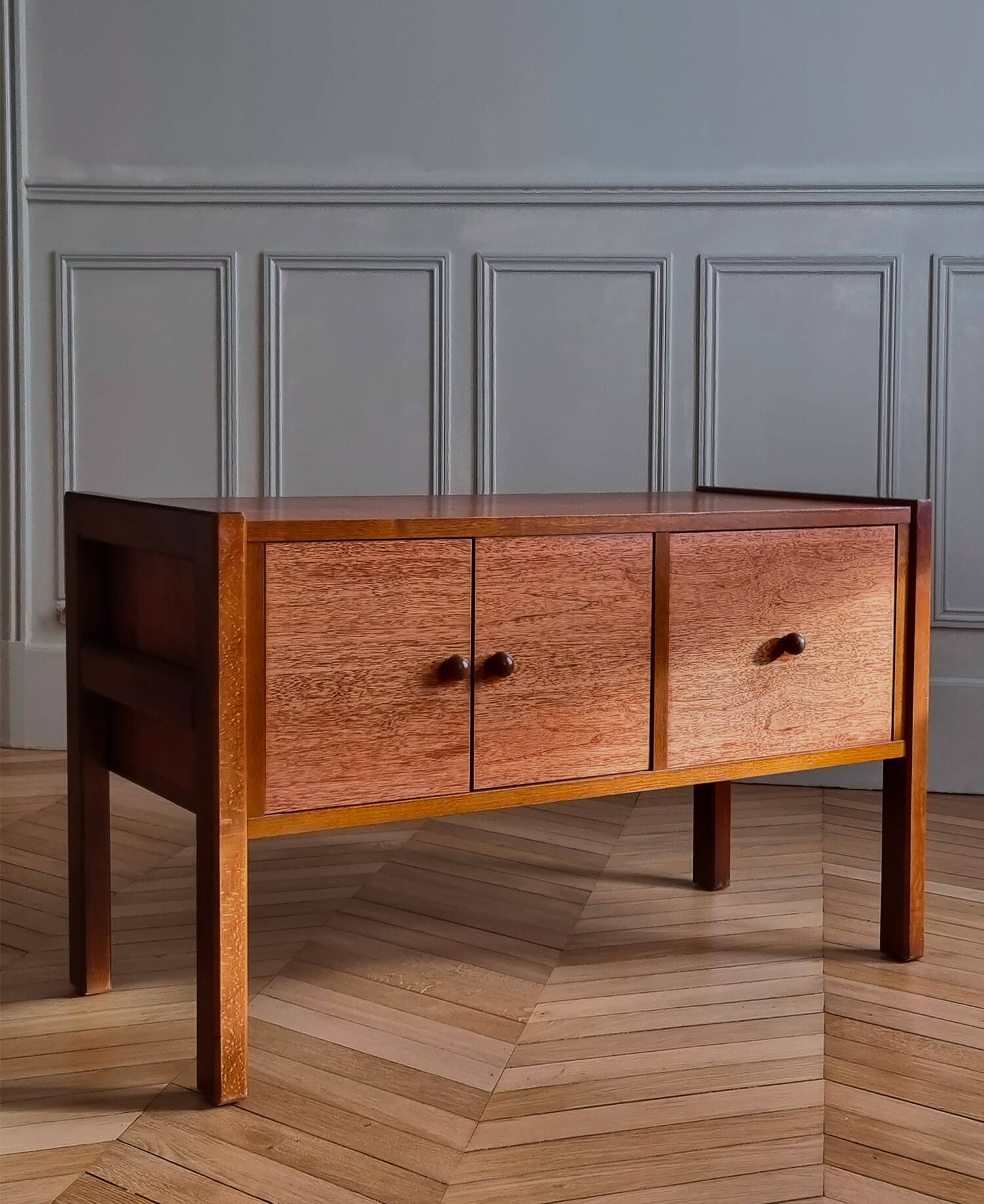 Cabinet enfilade moderniste