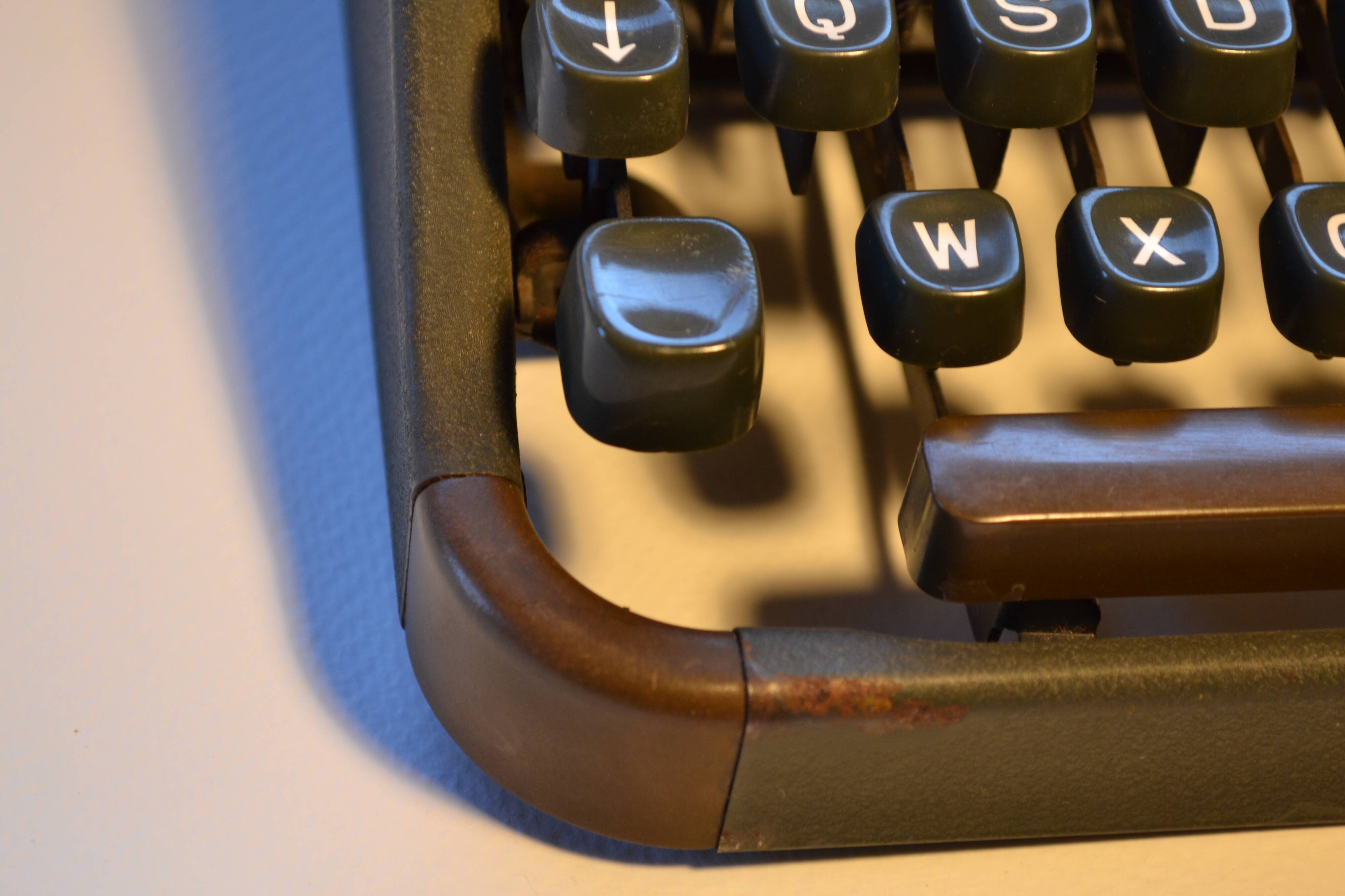 Typewriter Hermes 2000 - 1950's