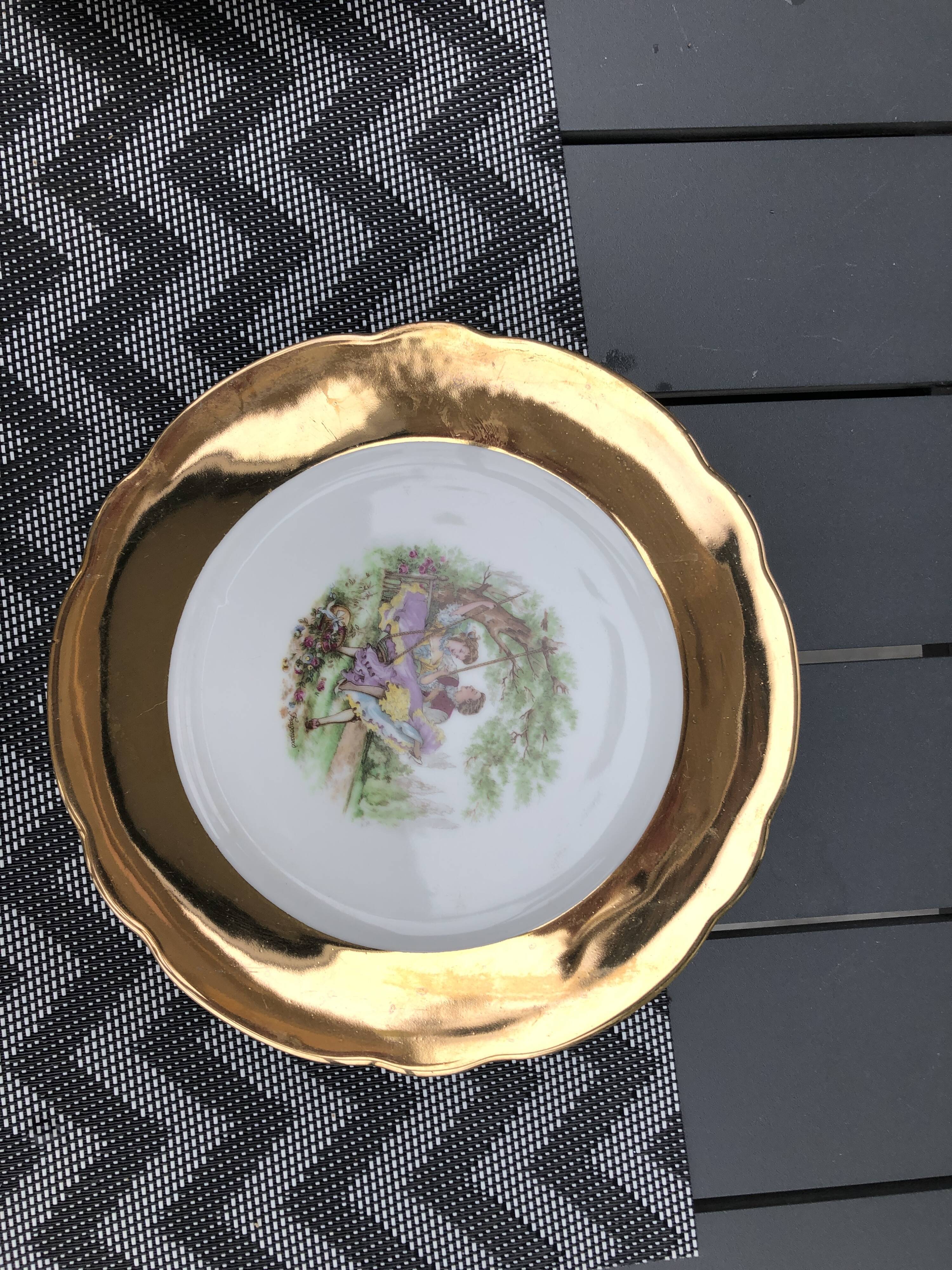 Set of 5 small dessert plates
