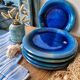 6 assiettes en grès émaillé – bleu cobalt & turquoise