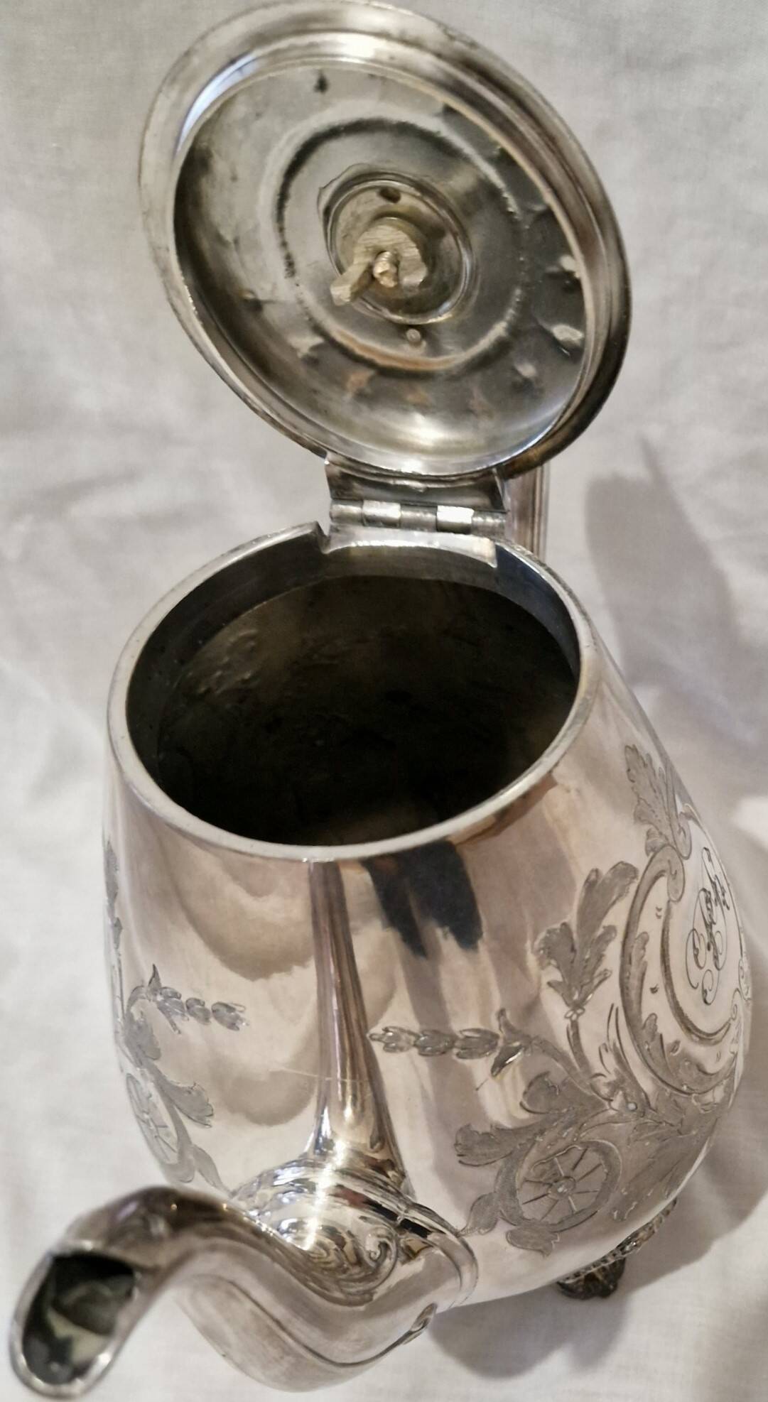Napoleon III teapot in silver-plated metal – 19th century – Rococo decoration