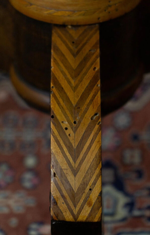 Tripod pedestal table in marquetry and mixed wood, Italy, 19th century