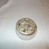 Glass box metal lid