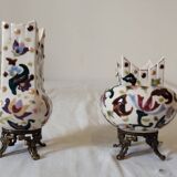 2 vases en porcelaine et piètement en bronze, XIXème s.