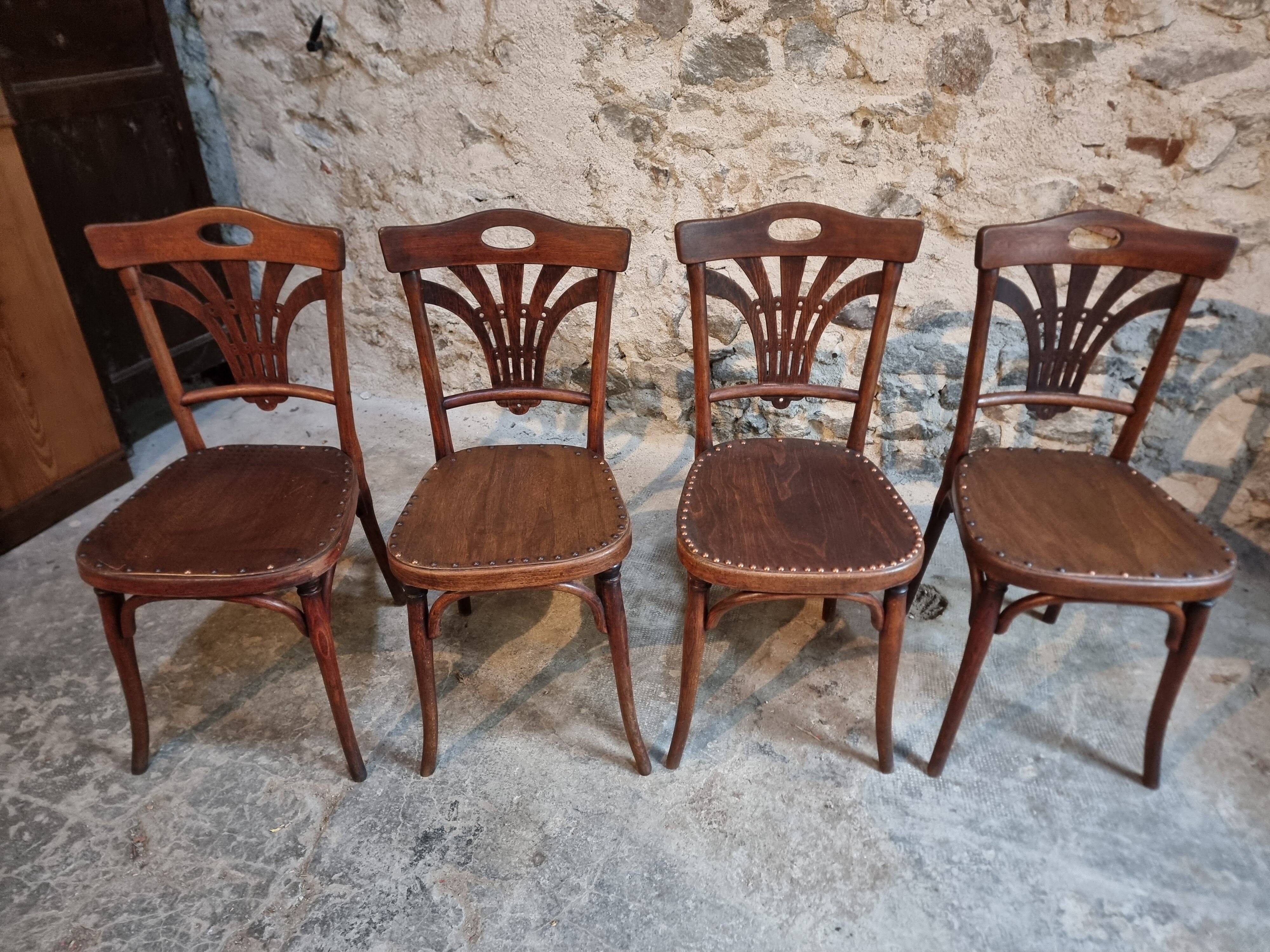 Ensemble de 4 chaises bistrot françaises anciennes Thonet – vers 1920