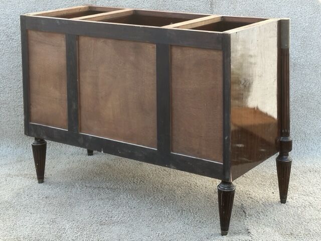 Commode de style Louis XVI