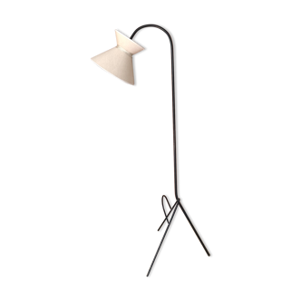 Tripod floor lamp