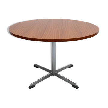Table basse des années 1960 en noyer et chrome