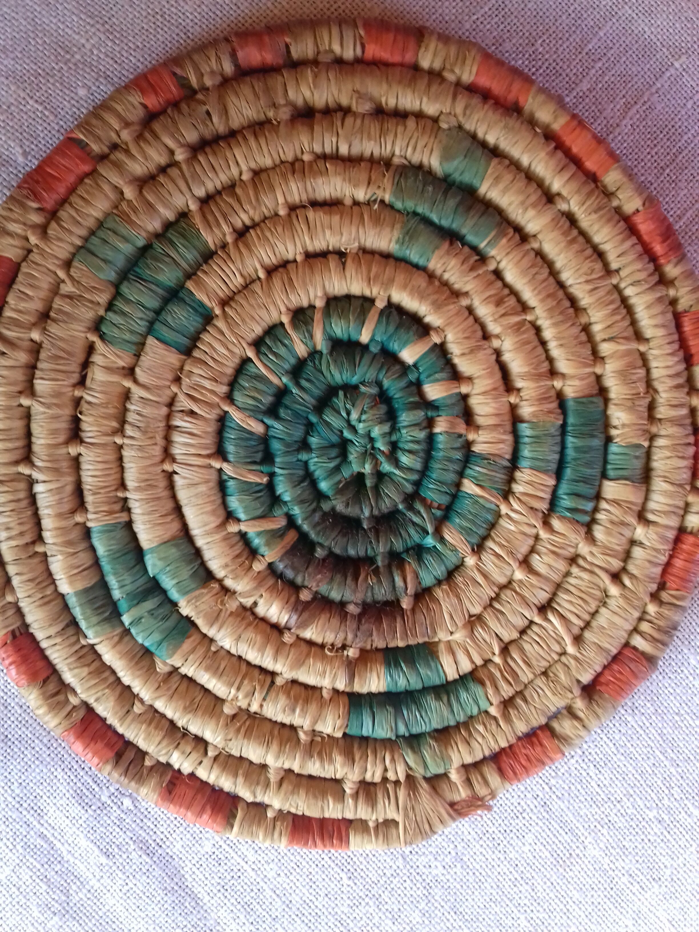 4 braided bottle mats