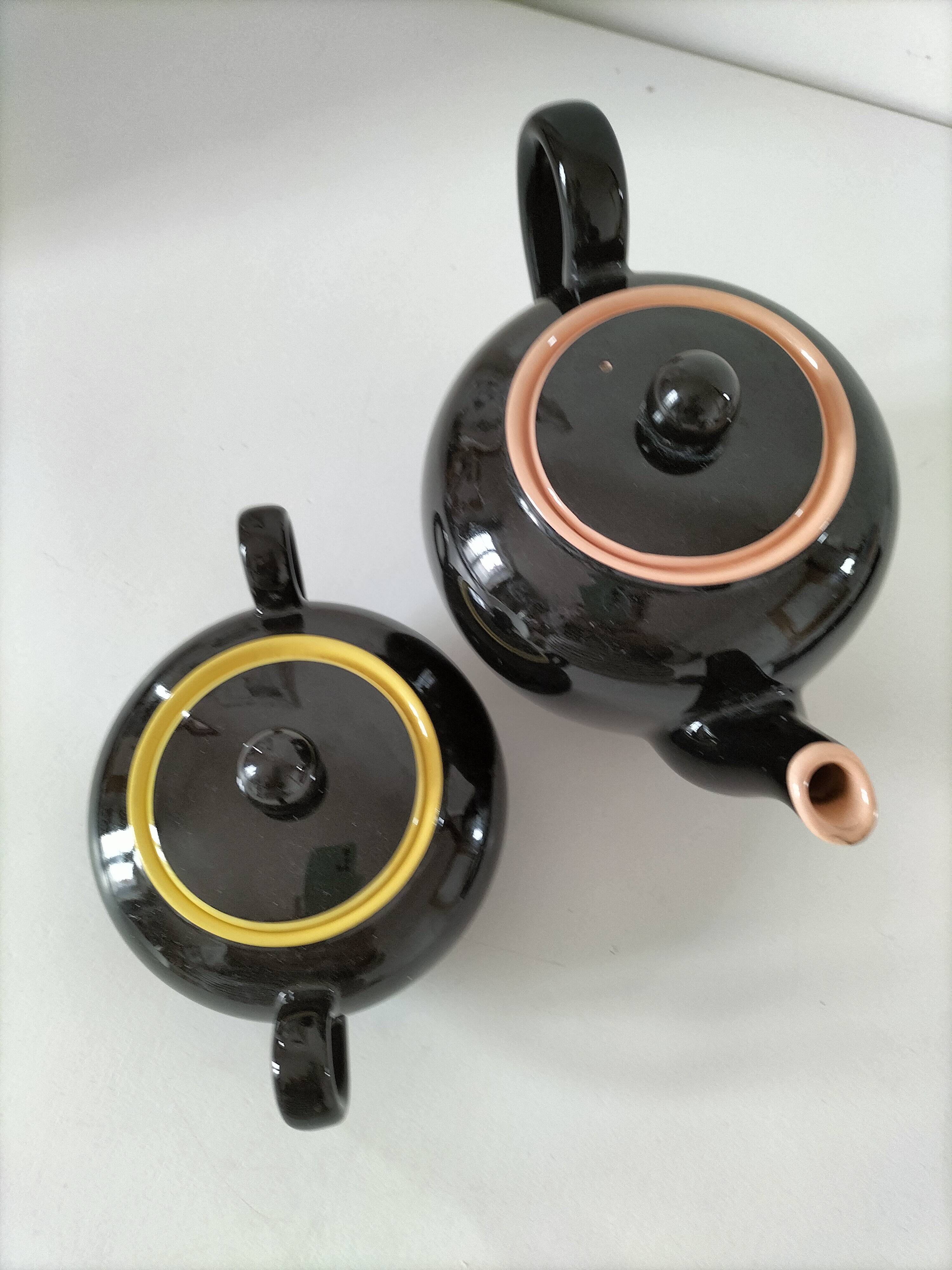 Teapot and sugar bowl Villeroy & Boch model Biarritz glossy black