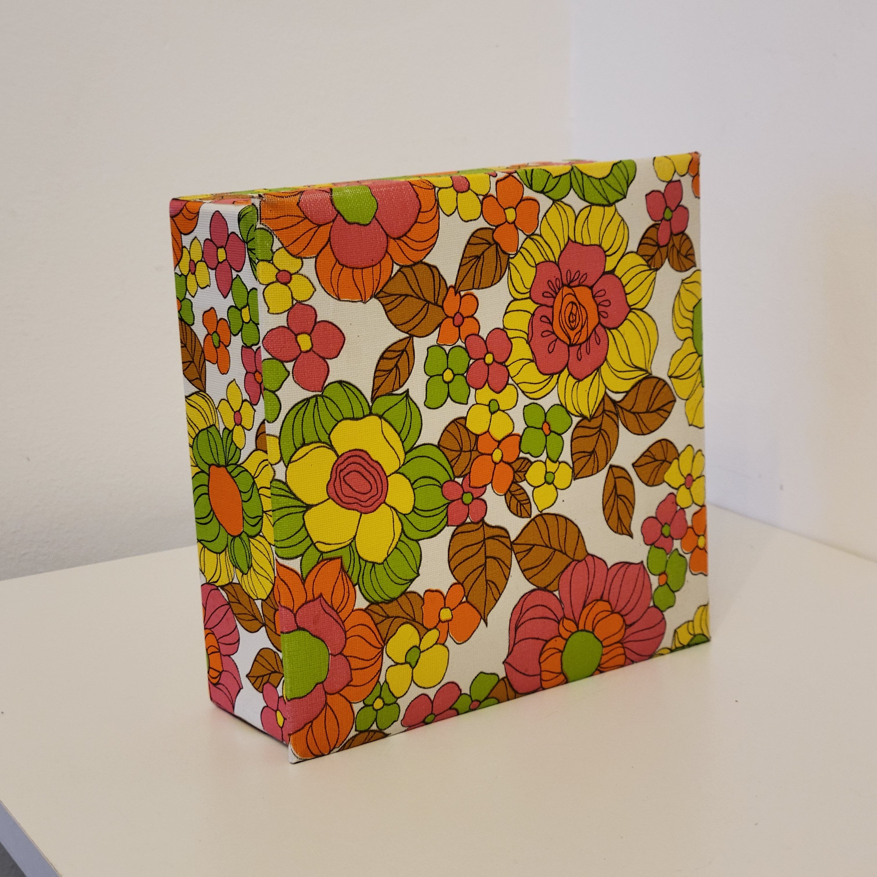70s box in oilcloth fabric psychedelic floral decoration