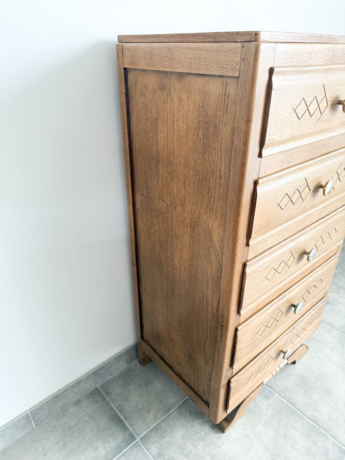 Oak chest of drawers with 5 drawers