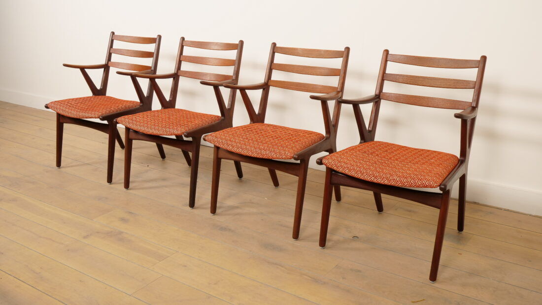 Set of 4 Danish teak dining chairs | 1960s